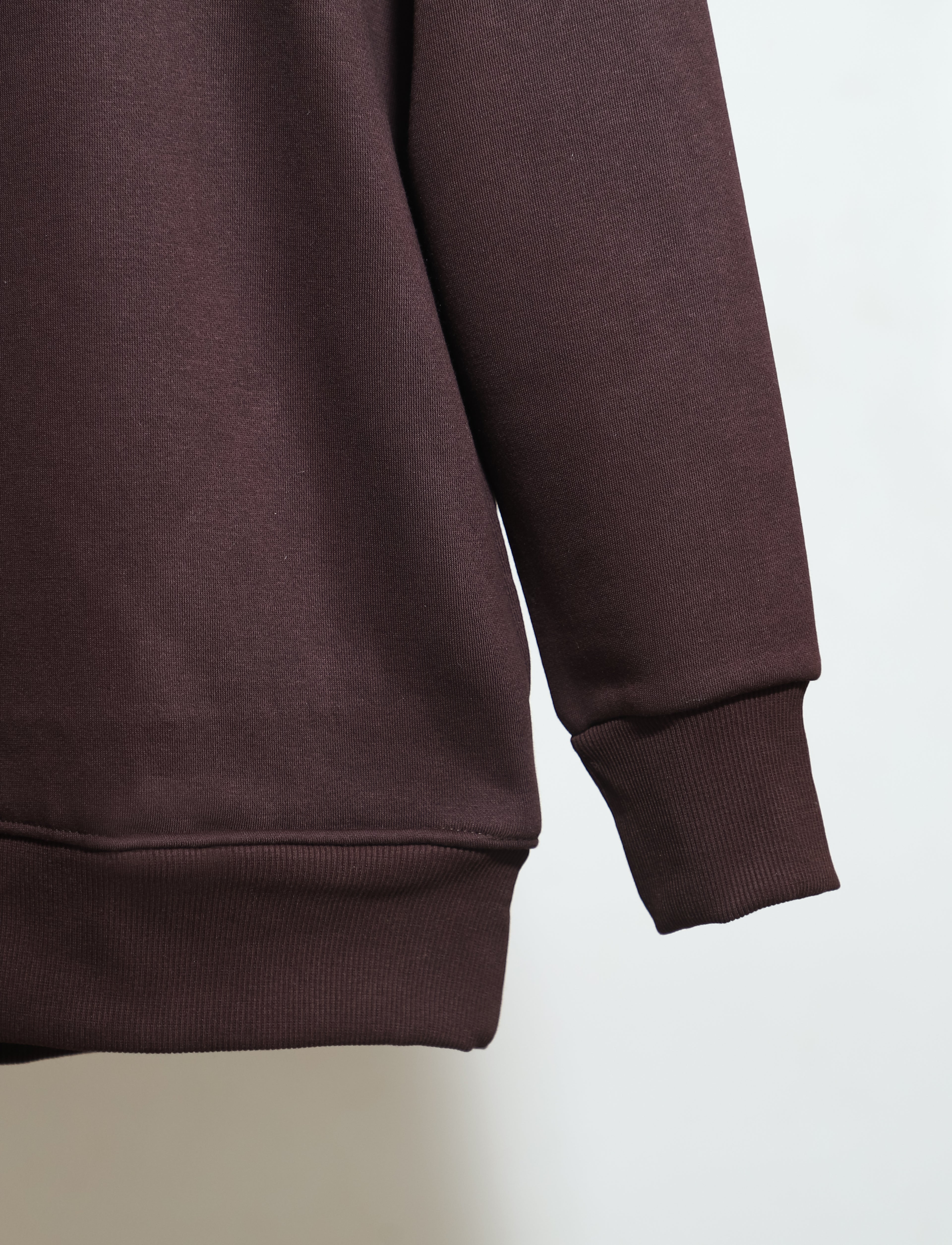 DARK BROWN SWEATSHIRT